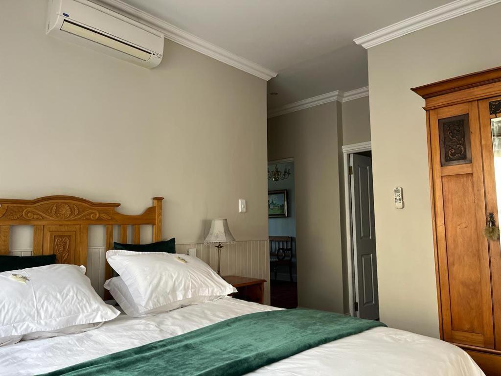 La Pension Guest House Oudtshoorn Exterior photo