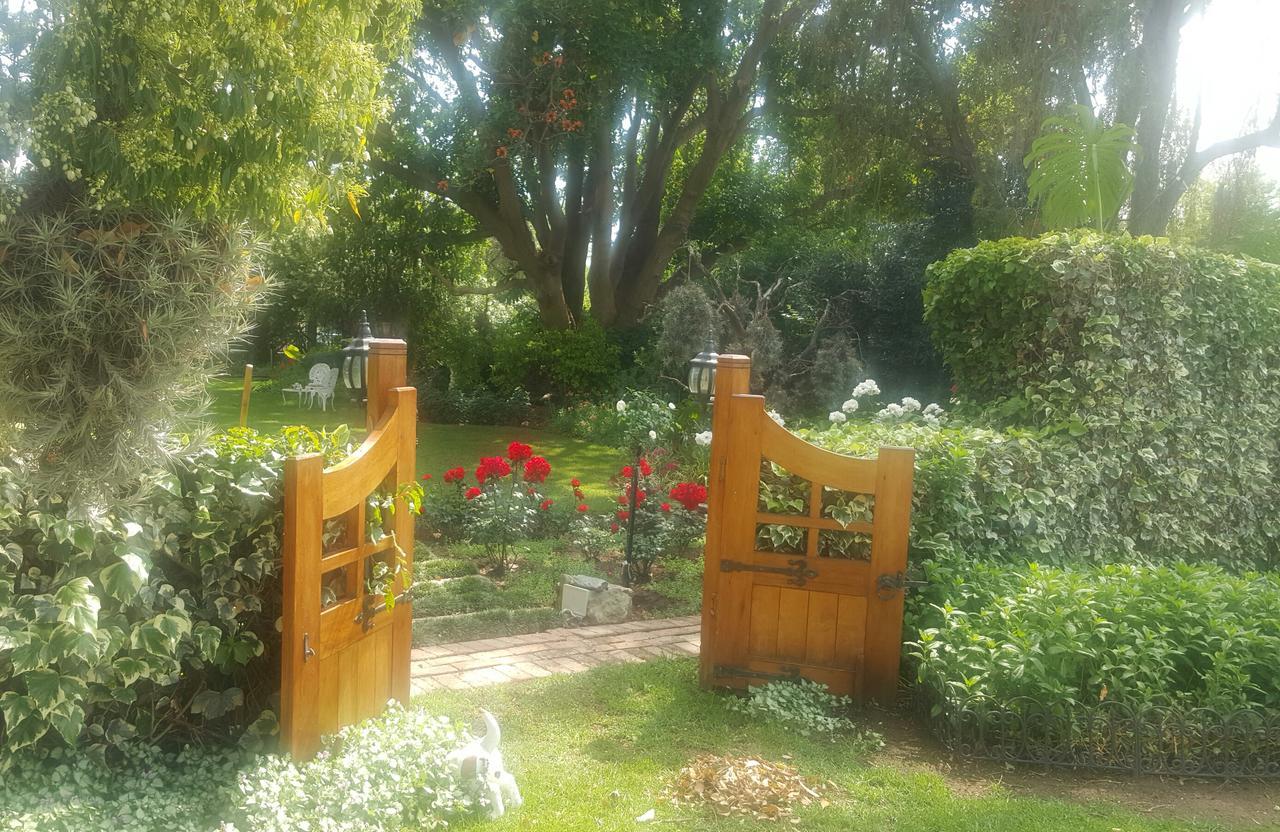 La Pension Guest House Oudtshoorn Exterior photo